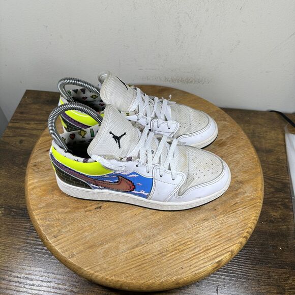 Jordan 1 Low SE Shoes Womens Size 6 Custom Graphic Art DM8969-114 - Picture 1 of 8